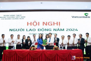 Vietcombank CN Quảng Ngãi Tổ Chức ” Hội Nghị Người Lao Động Năm 2024 “ & “ Tổng Kết Công Tác Đảng Và Hoạt Động Kinh Doanh Năm 2023 – Triển Khai Nhiệm Vụ 2024 “