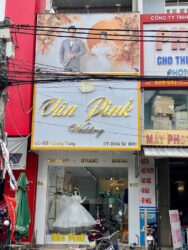 THI CÔNG BẢNG HIỆU PANO VÂN PINK WEDDING